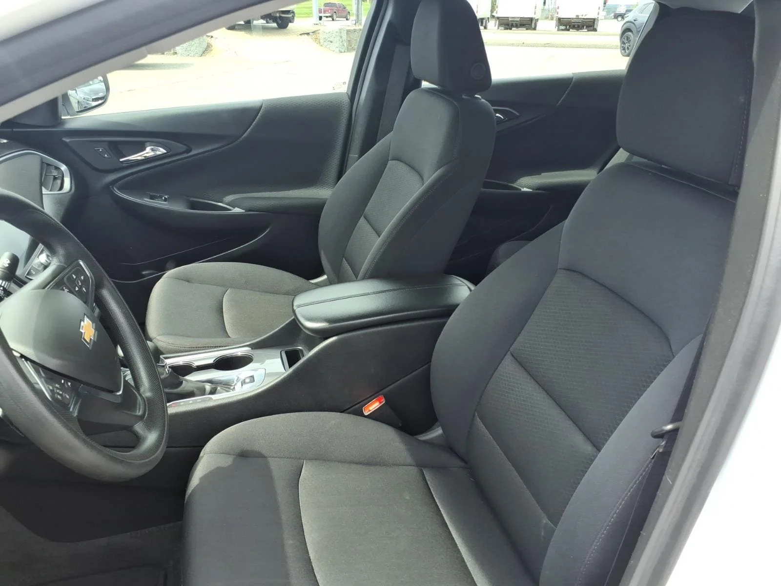 Used 2024 Summit White Chevrolet LT image 14