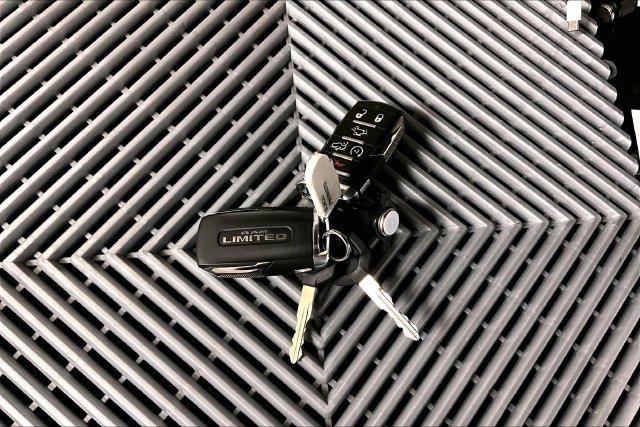 Used 2023 Diamond Black Crystal Pearlcoat Ram Limited image 12