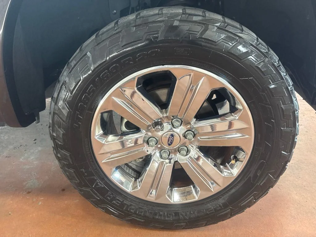 Used 2018 Magma Red Metallic Ford Lariat image 10