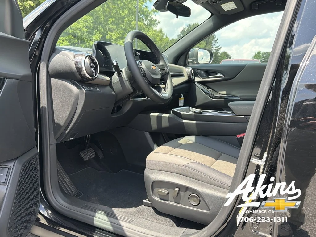 2026 Chevrolet Equinox LT - Photo 12
