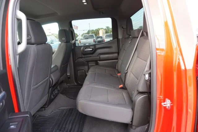Used 2024  Chevrolet Custom image 18