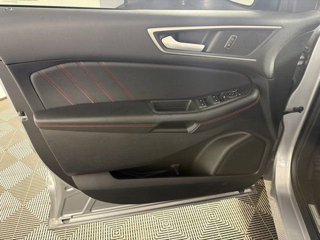 Used 2024 Silver Ford ST Line image 13