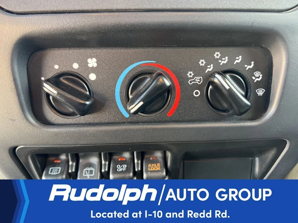 Used 2006 Light Khaki Metallic Jeep Unlimited Rubicon image 34
