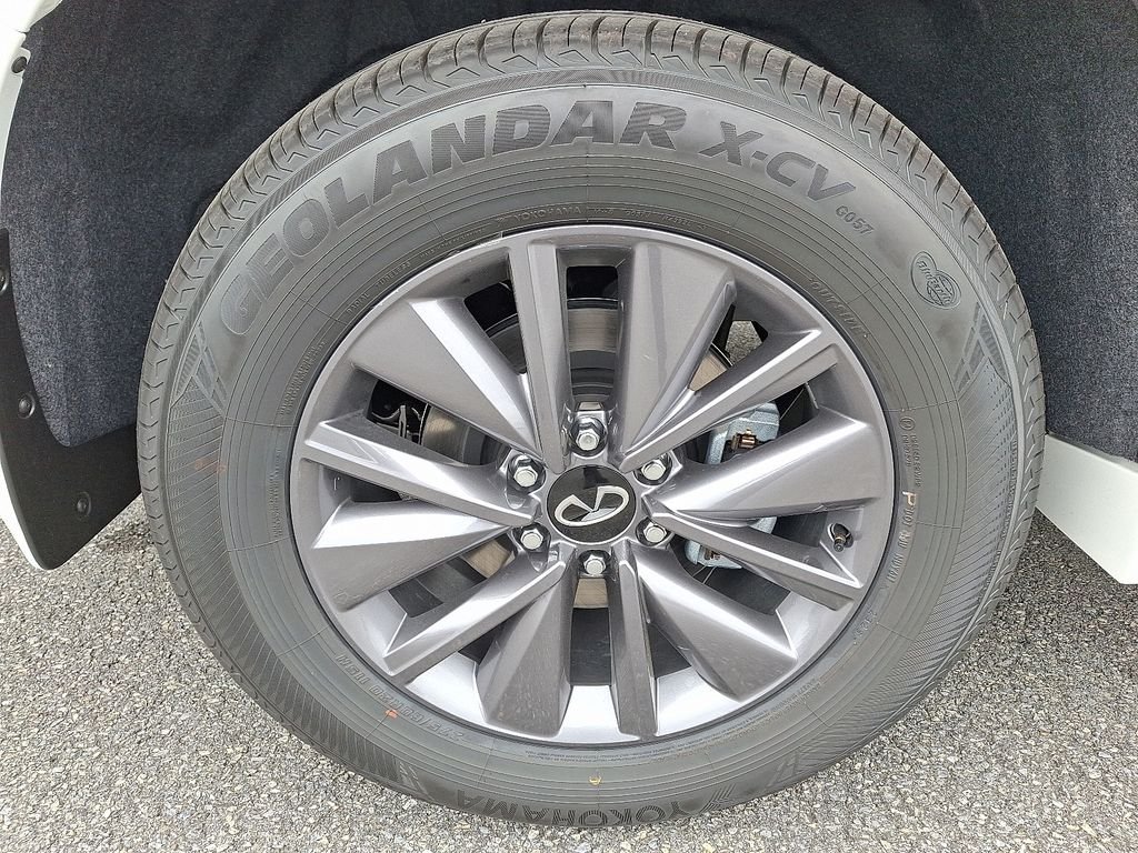 New 2026 RADIANT WHITE INFINITI Pure 4WD image 5
