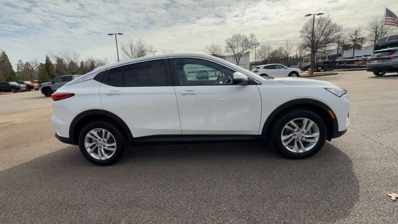 New 2026 Summit White Buick Preferred image 9
