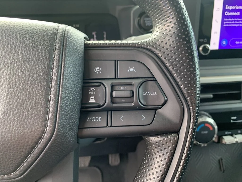 Used 2024  Toyota SR image 27