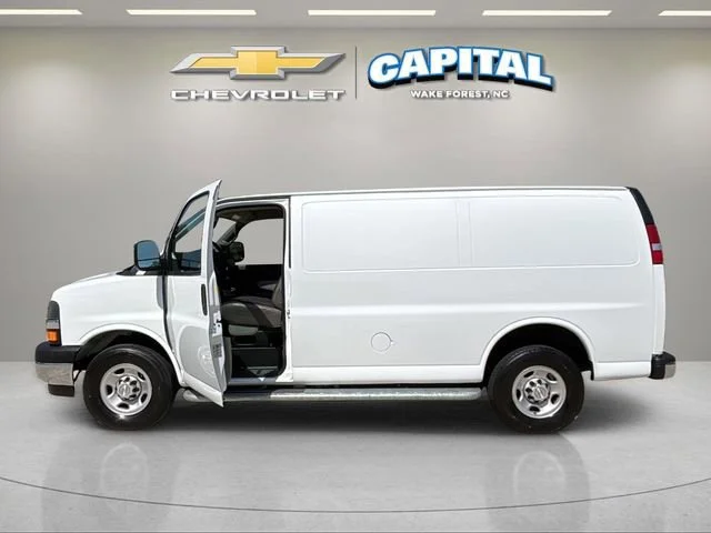 Used 2024 Summit White Chevrolet WT image 13