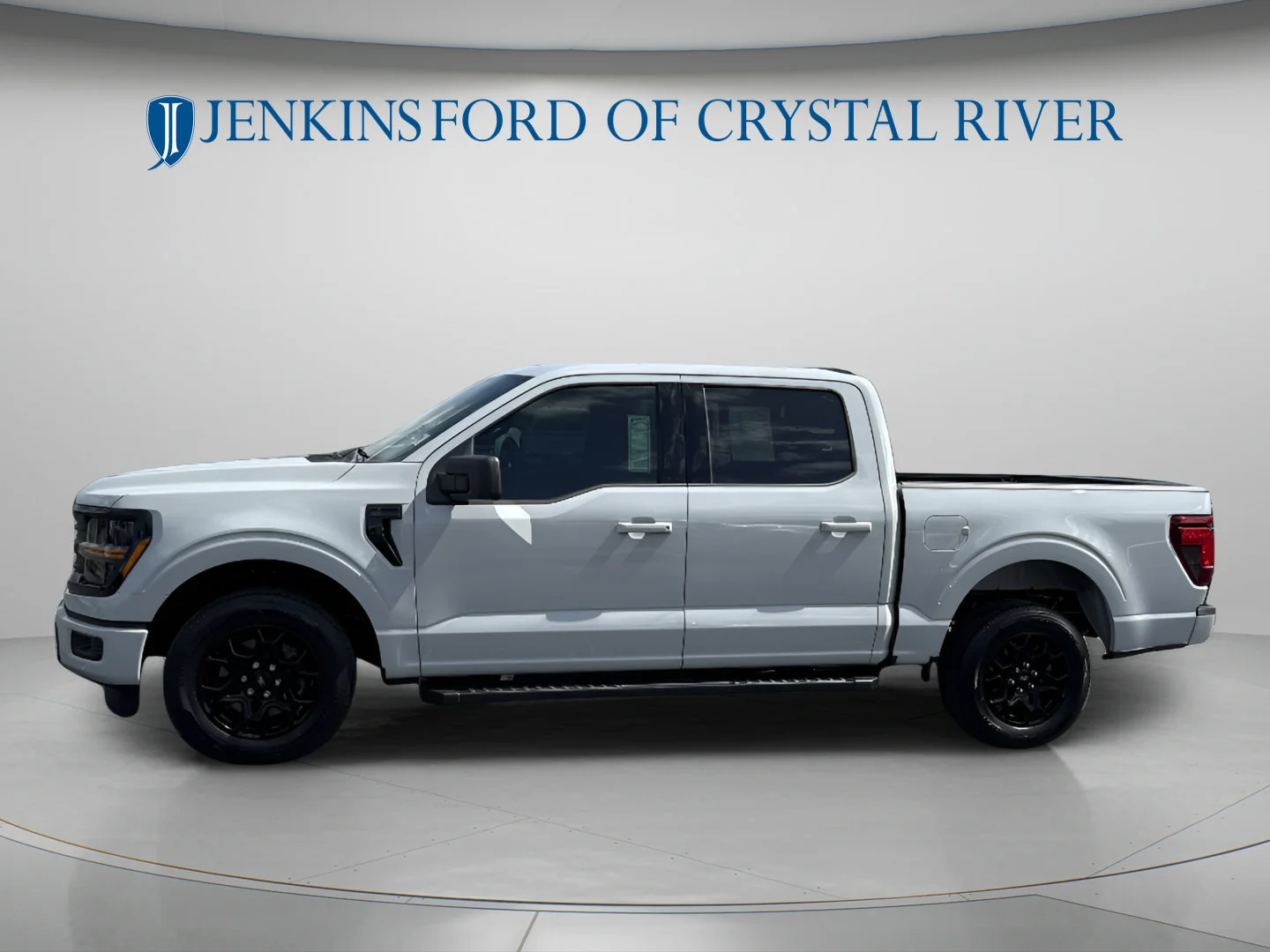 Used 2026 Avalanche Ford XLT image 10