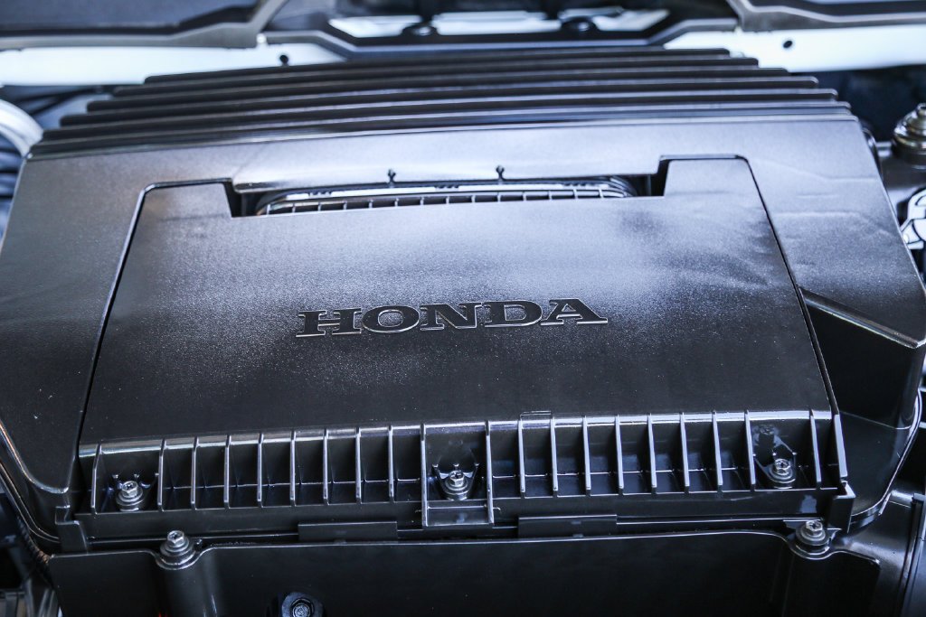Certified Used 2024 Platinum White Pearl Honda 2WD EX-L image 27