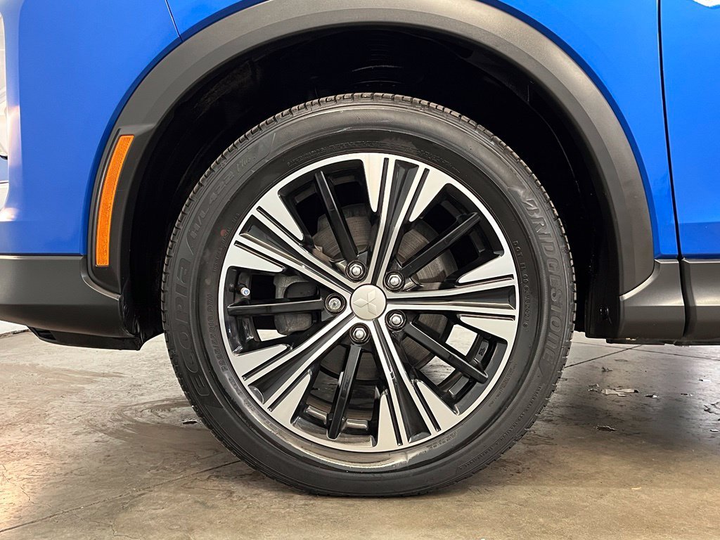 Used 2022 Octane Blue Metallic Mitsubishi ES image 16