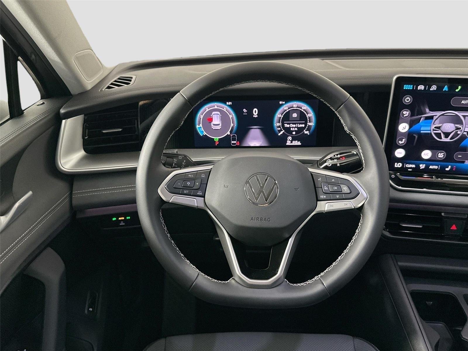 2025 Volkswagen Tiguan SE - Photo 18