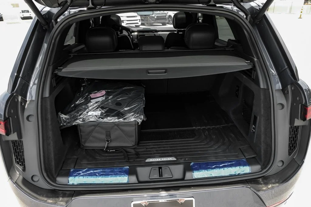 New 2026 Varesine Blue Metallic Land Rover Dynamic SE image 38