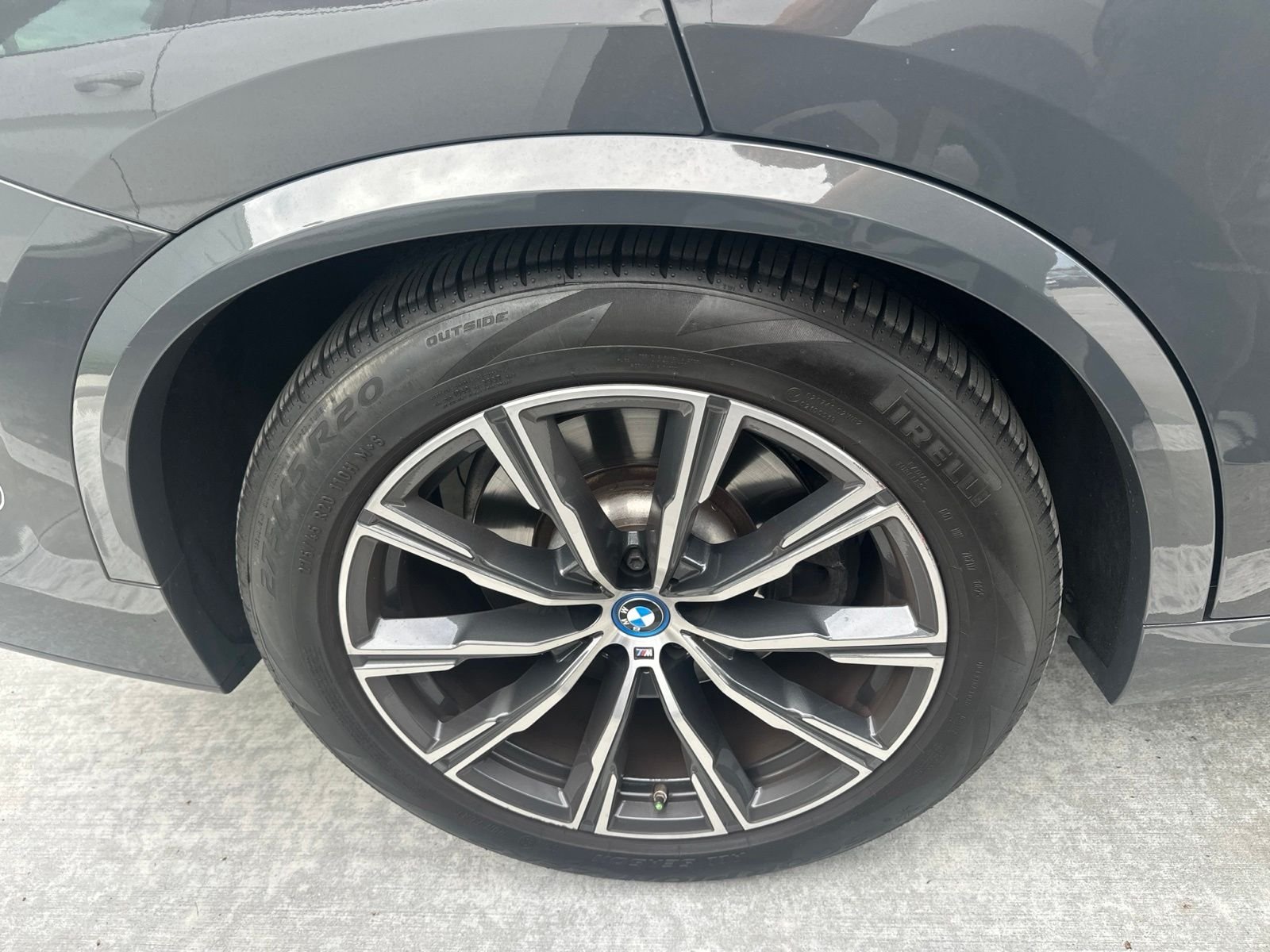 Used 2024 Dravit Gray Metallic BMW xDrive50e image 13