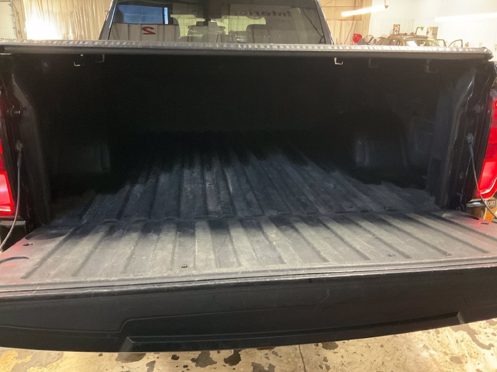 Used 2020 ONYX BLACK GMC Elevation image 24