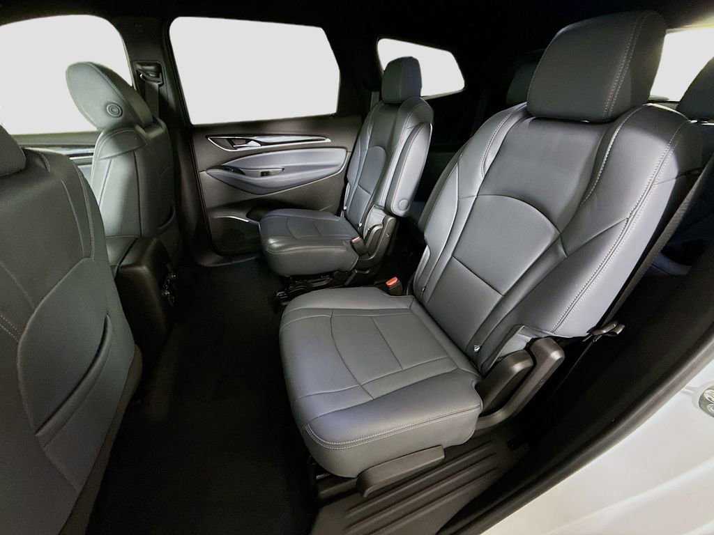 Used 2023 Summit White Buick Essence image 22