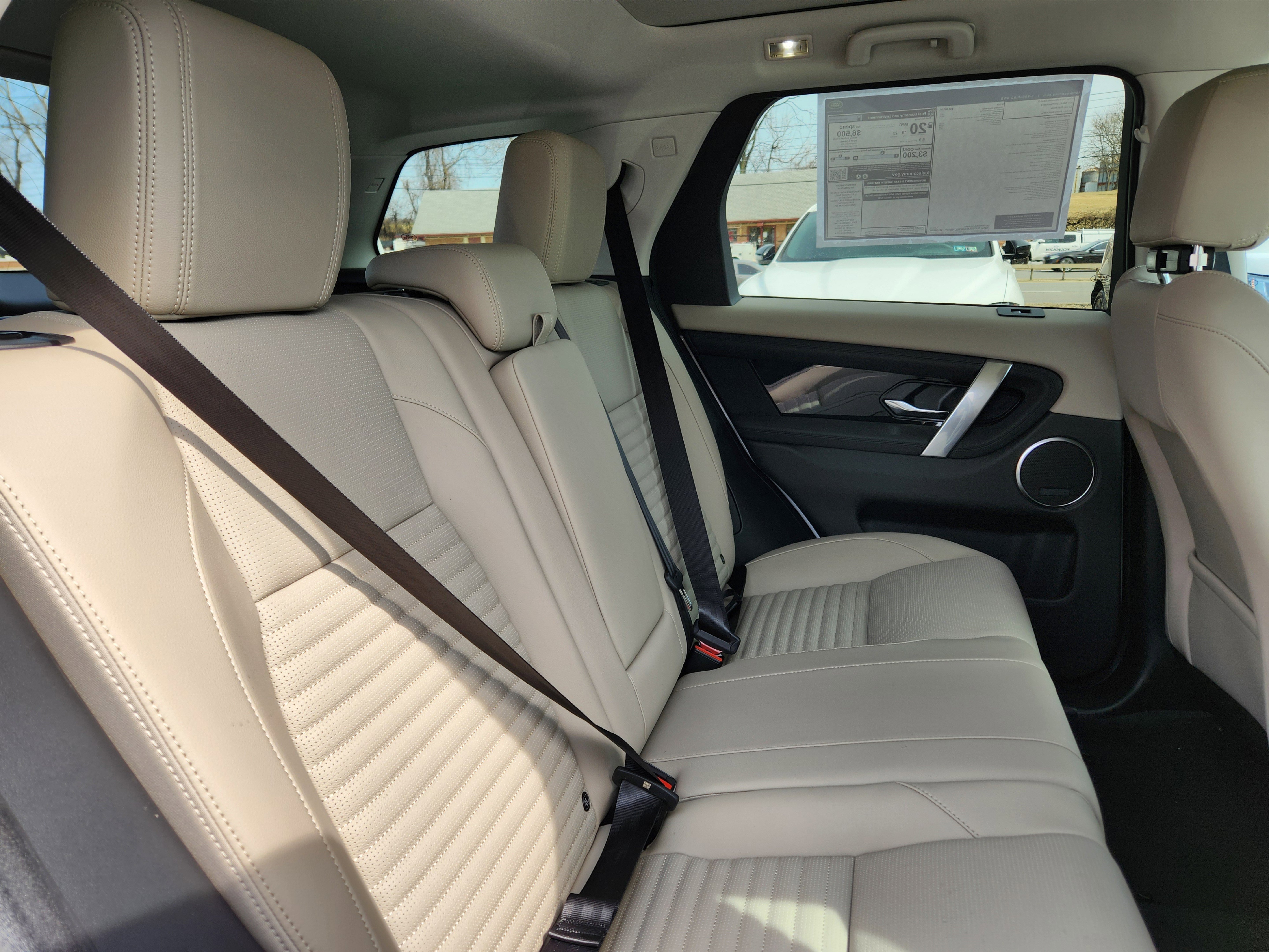 Certified Used 2025 Fuji White Land Rover S image 9