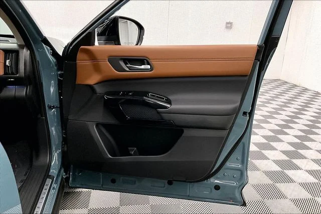 New 2026 Baltic Teal Nissan Platinum image 39
