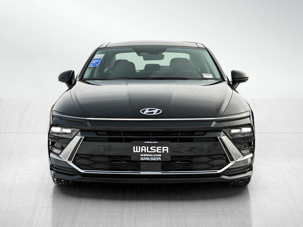 New 2026 Abyss Black Hyundai SEL FWD image 27