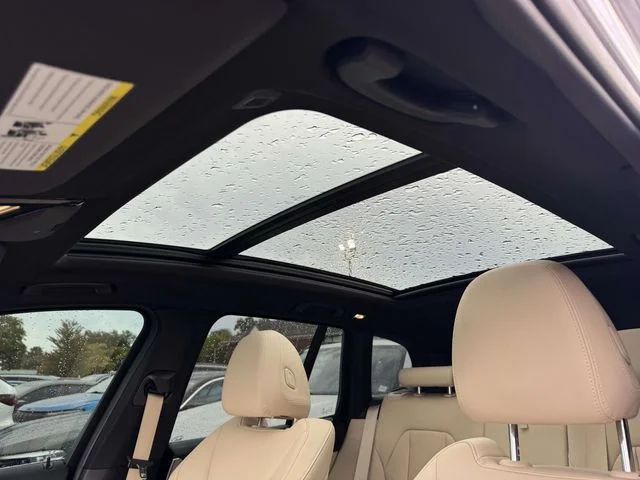 Used 2020 White BMW xDrive30i image 27