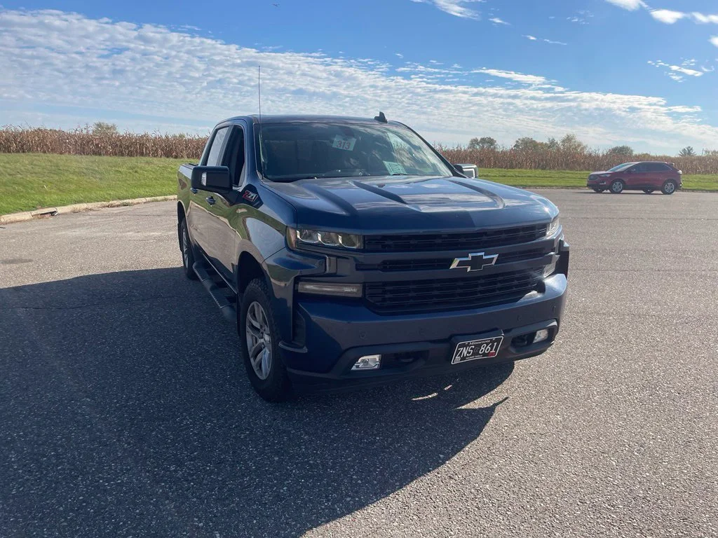 Used 2019 Blue Chevrolet RST image 2