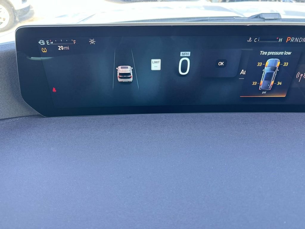 New 2026 Star White Metallic Tri-Coat Ford Platinum® image 23