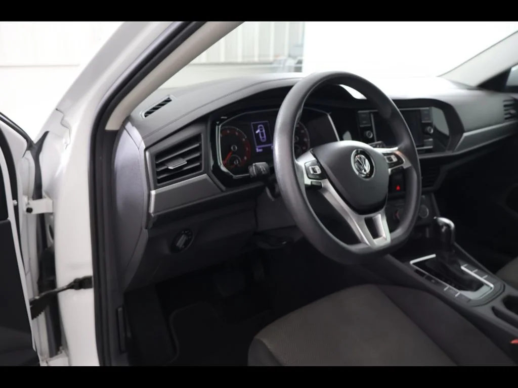 Used 2019 White Volkswagen 1.4T S image 10