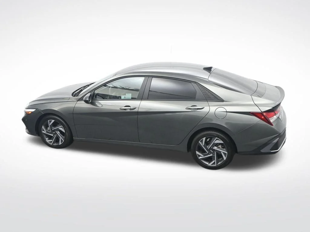 Used 2025 Amazon Gray Hyundai SEL Sport image 36