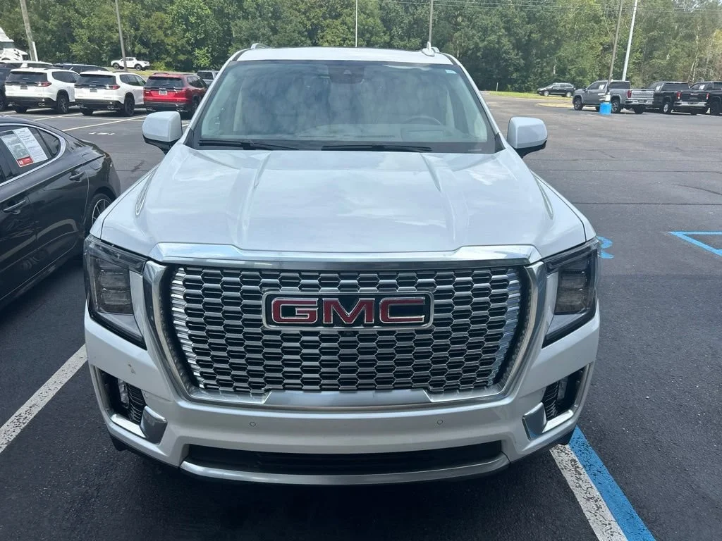 Used 2024 White Frost Tricoat GMC Denali image 2