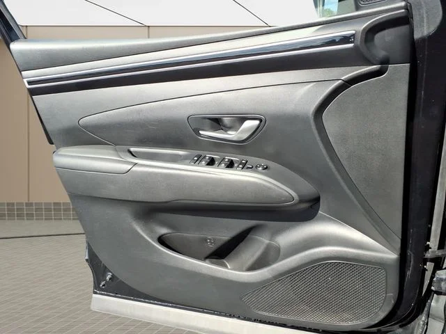 Used 2023 Black Hyundai SEL image 25