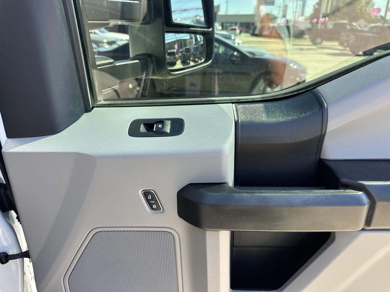 Used 2019 Oxford White Ford XL image 14