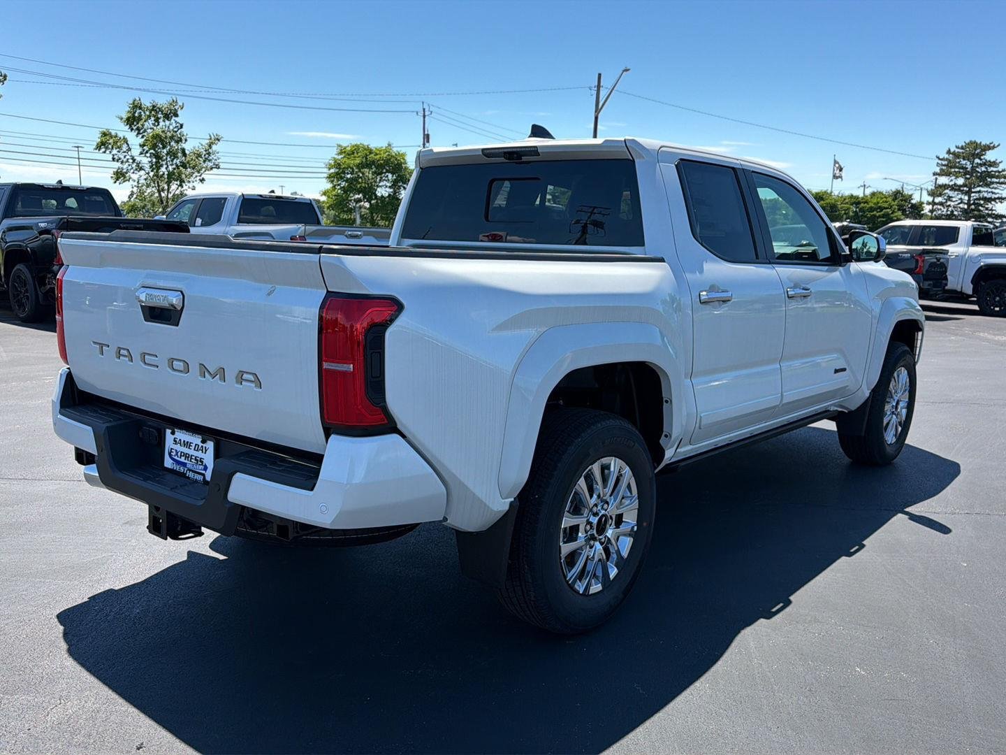 2026 Toyota Tacoma Limited - Photo 8