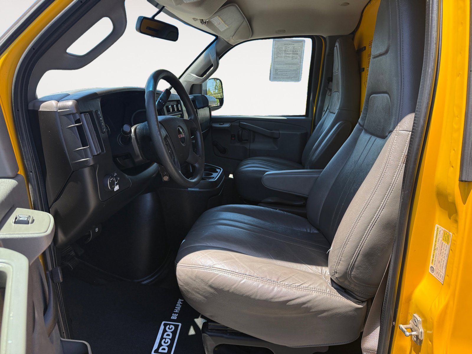 Used 2018 Orange GMC Work Van image 10