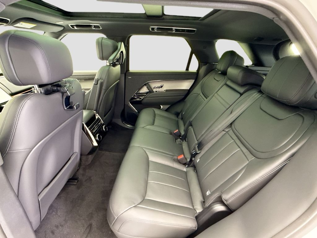 New 2026 Ostuni Pearl White Land Rover SE image 21