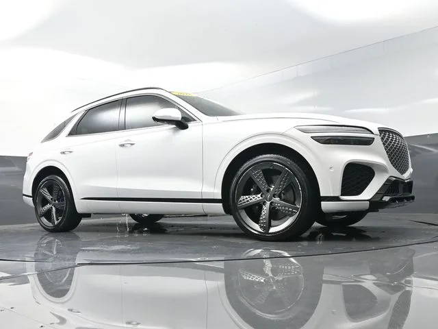 Used 2025 White Genesis 3.5T Sport image 30
