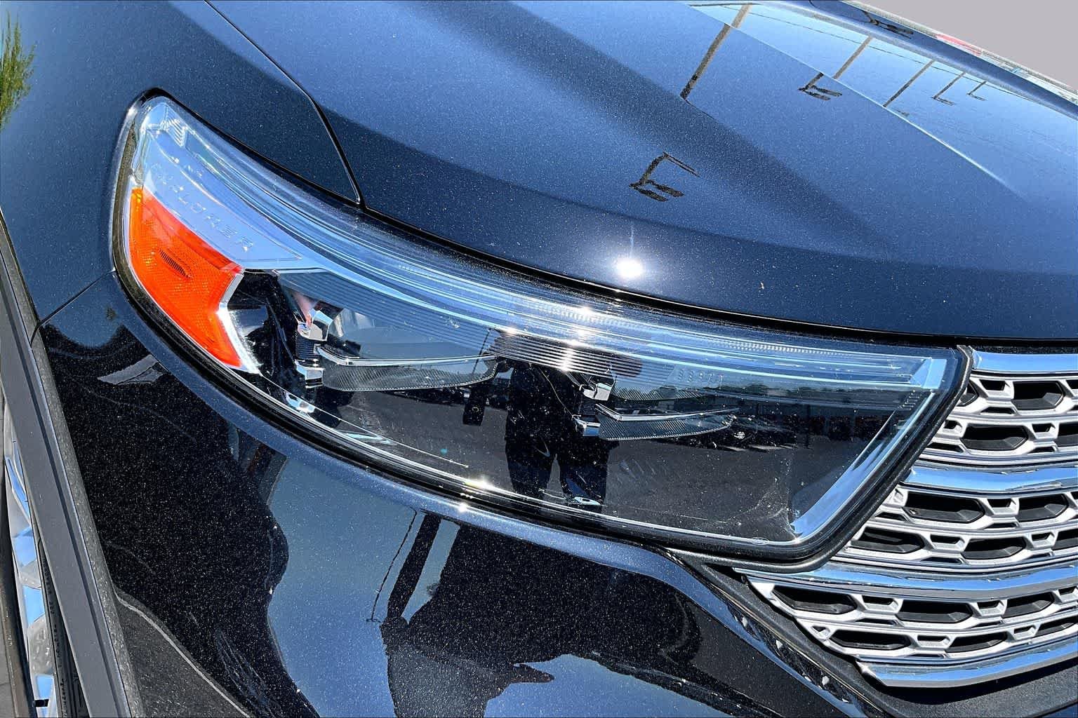 Used 2023 Agate Black Metallic Ford Limited image 28