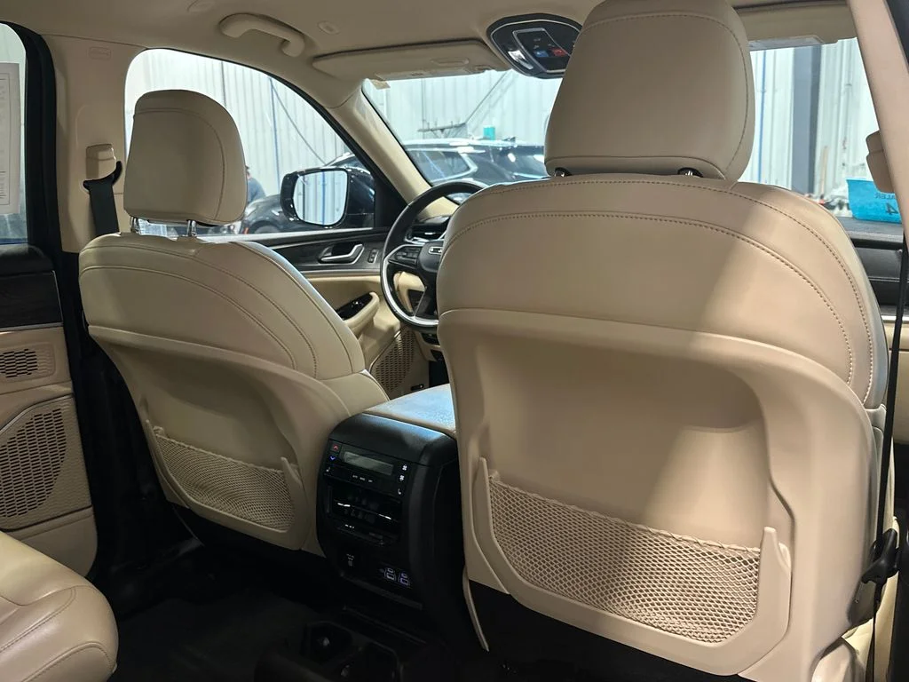 Used 2022 Red Jeep Limited image 34