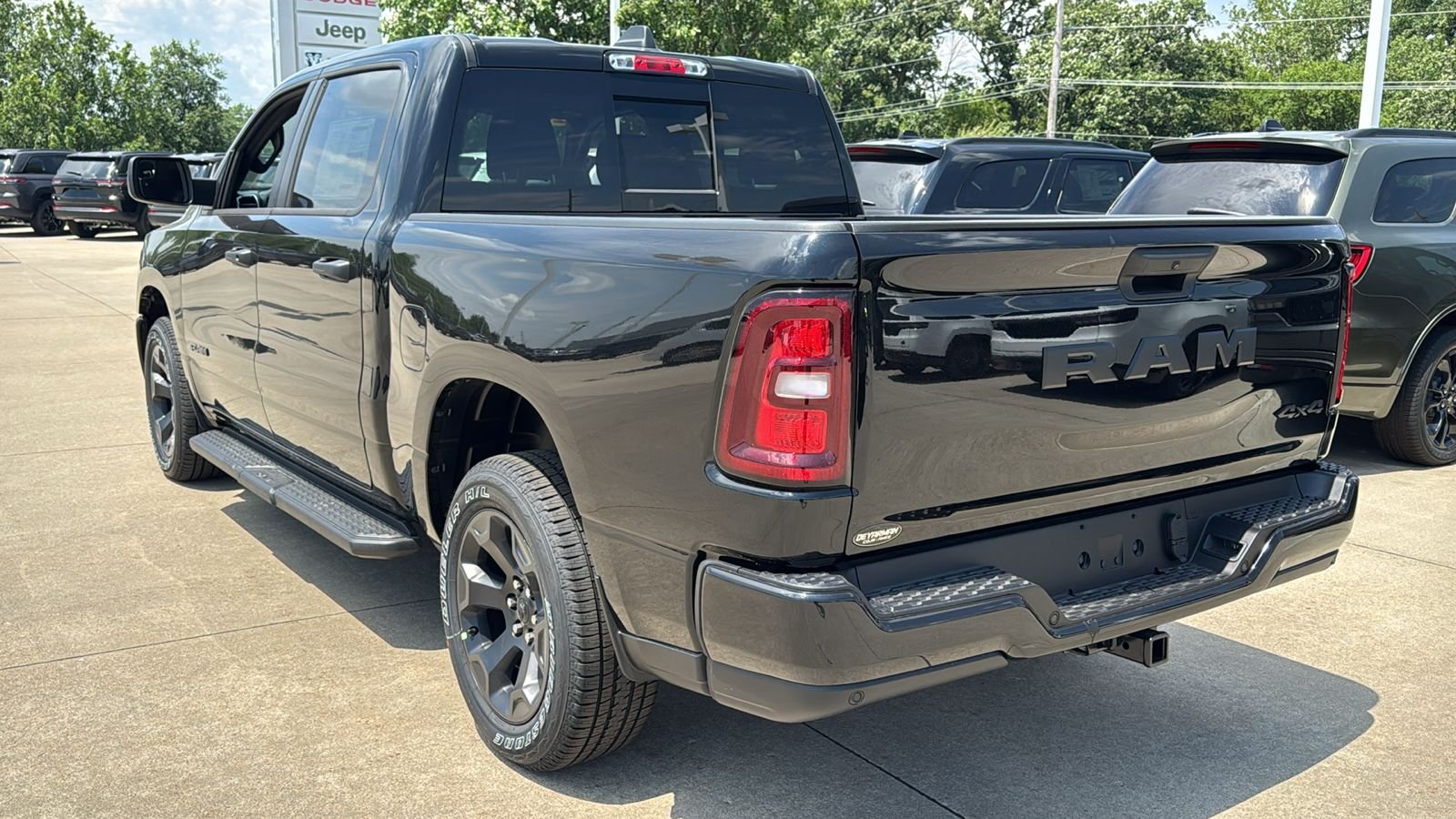 New 2026 Diamond Black Crystal Pearlcoat RAM Express image 10