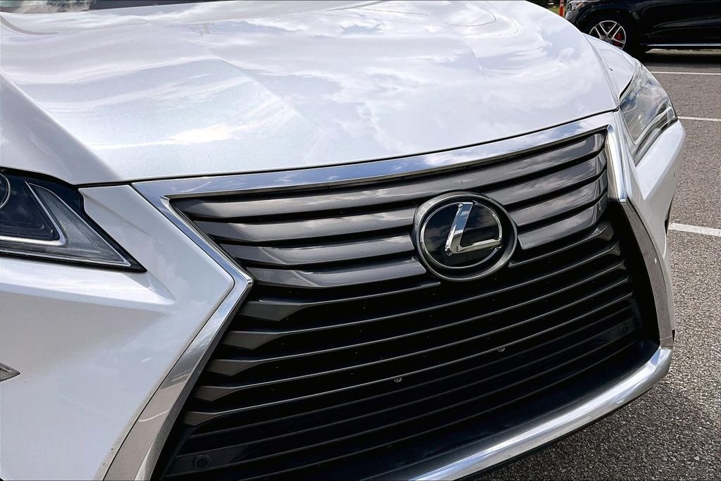 Used 2019 White Lexus 350 image 33