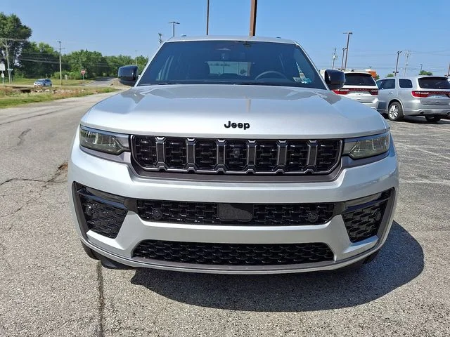 New 2026 Silver Jeep Limited Reserve image 2