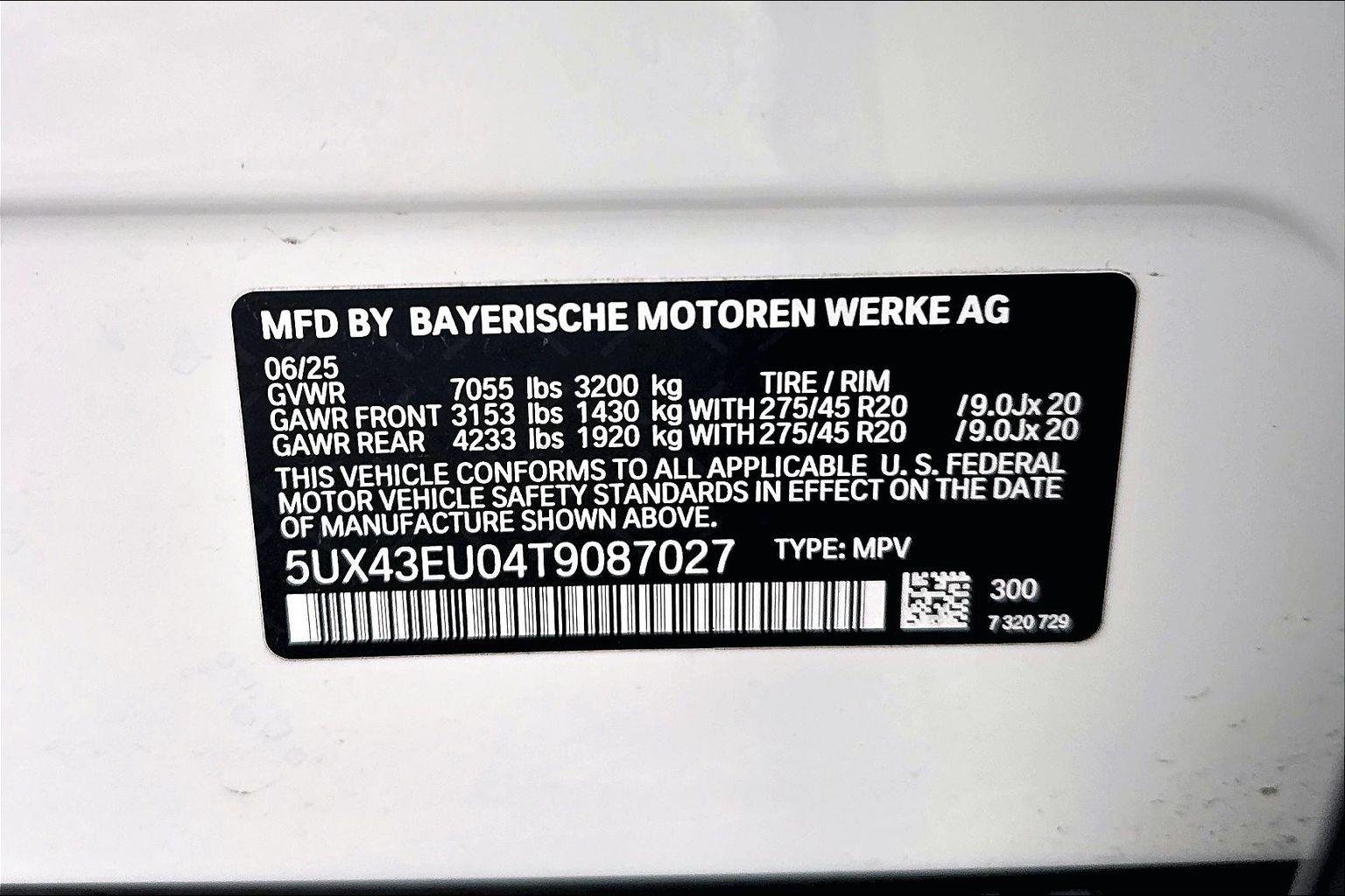 Certified Used 2026 Alpine White BMW xDrive50e image 18