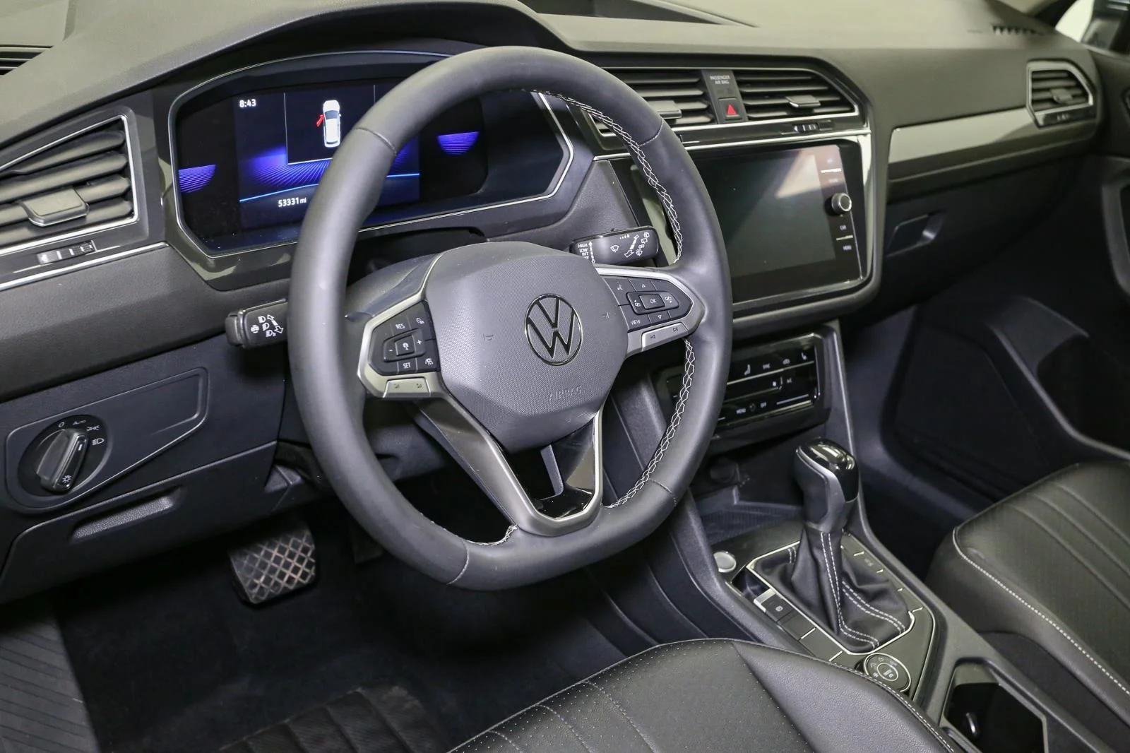 Used 2022 Platinum Gray Metallic Volkswagen SE image 25