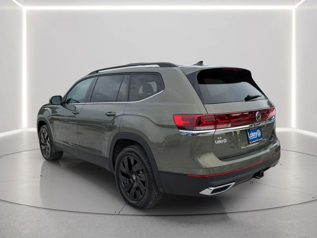 New 2026 Green Volkswagen 2.0T SE w/Technology image 4