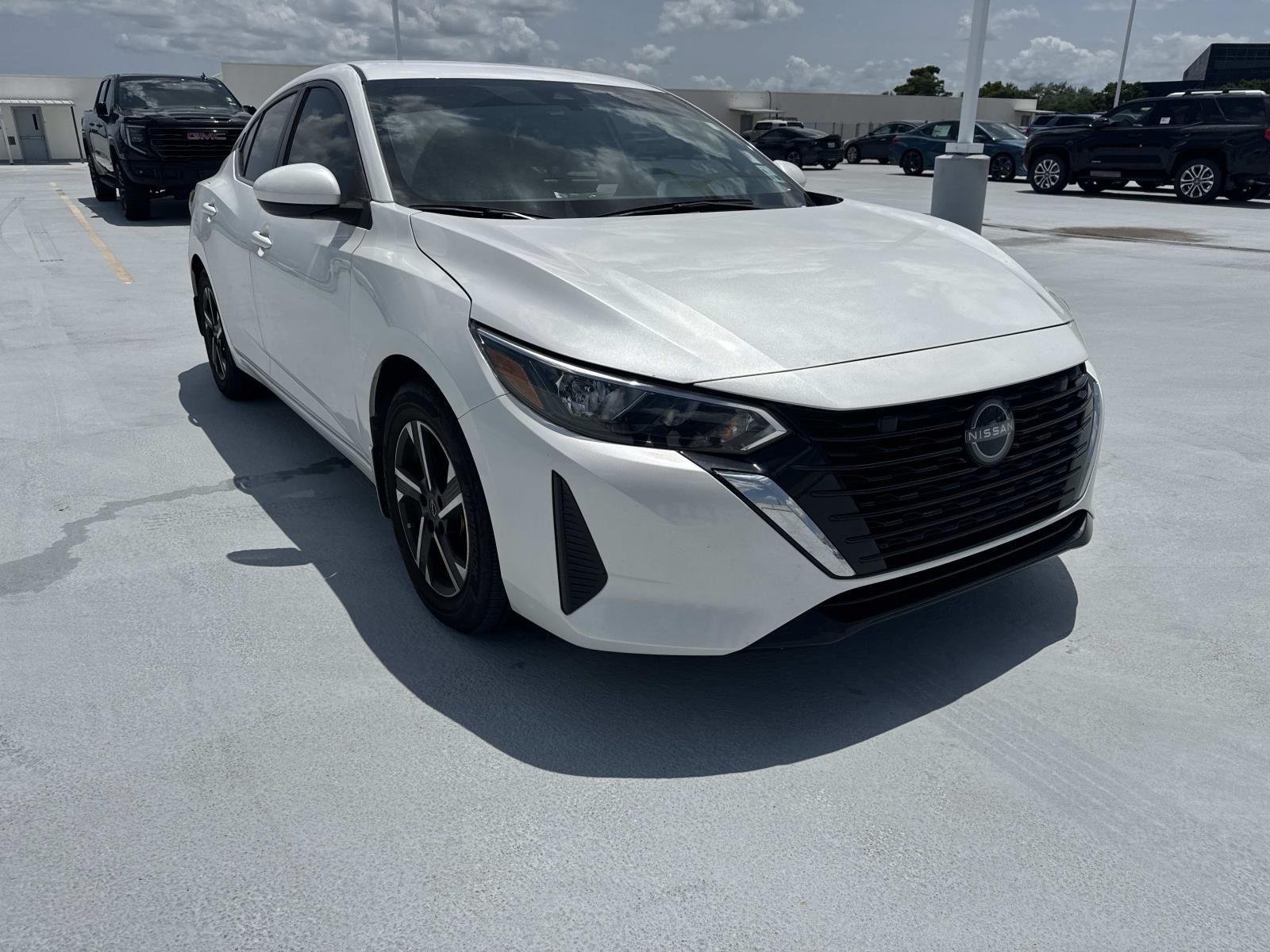 Used 2025 Aspen White Tricoat Nissan SV image 1