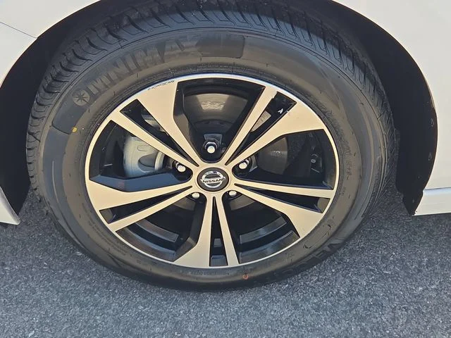 Certified Used 2023 Fresh Powder Nissan SV image 10