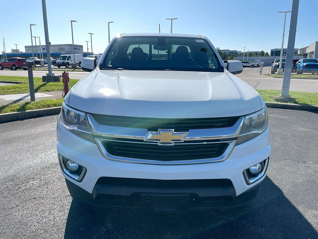 Used 2018 Summit White Chevrolet LT image 28