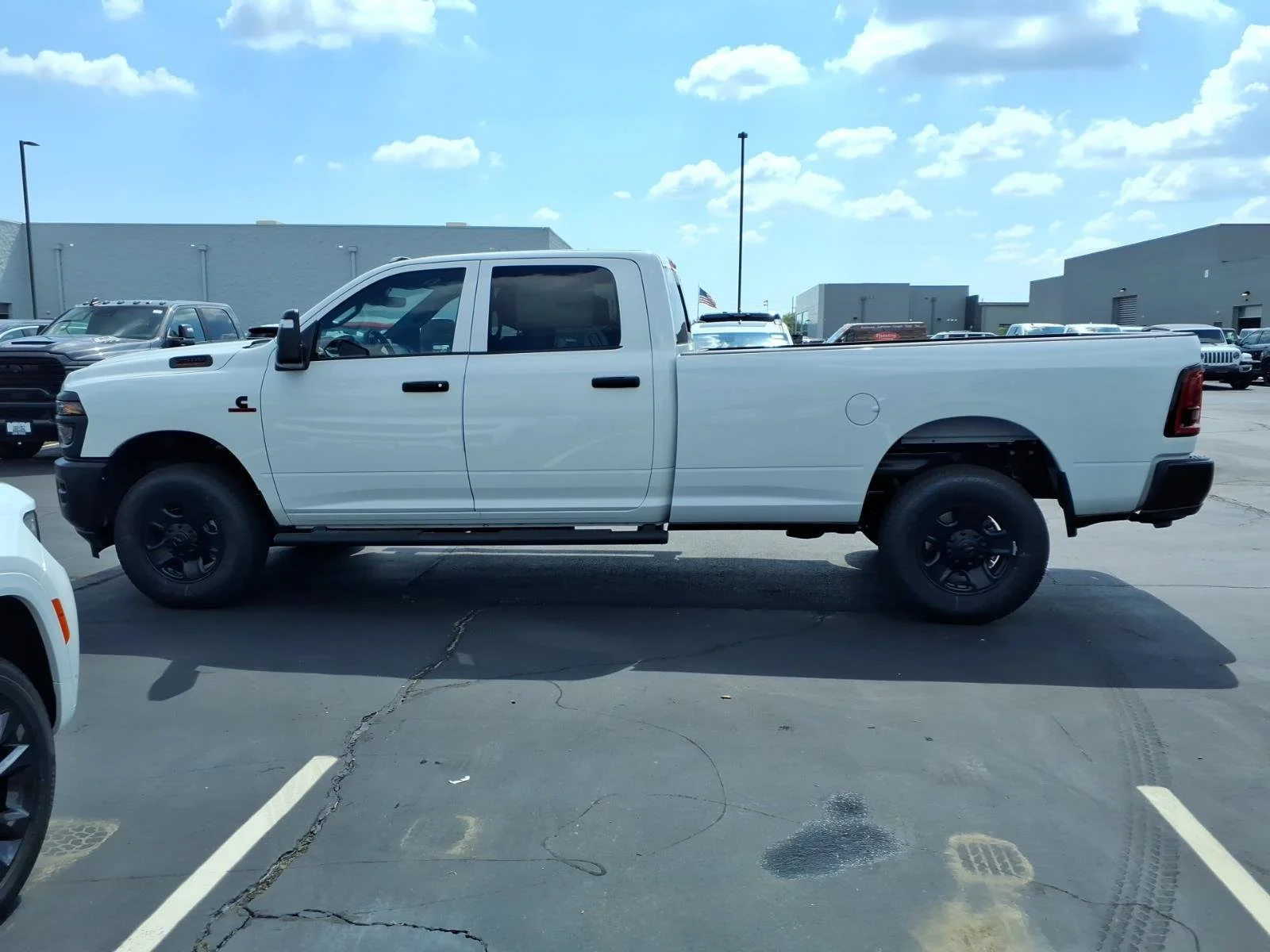 New 2026 Bright White Clear-Coat Exterior Paint RAM Tradesman image 3