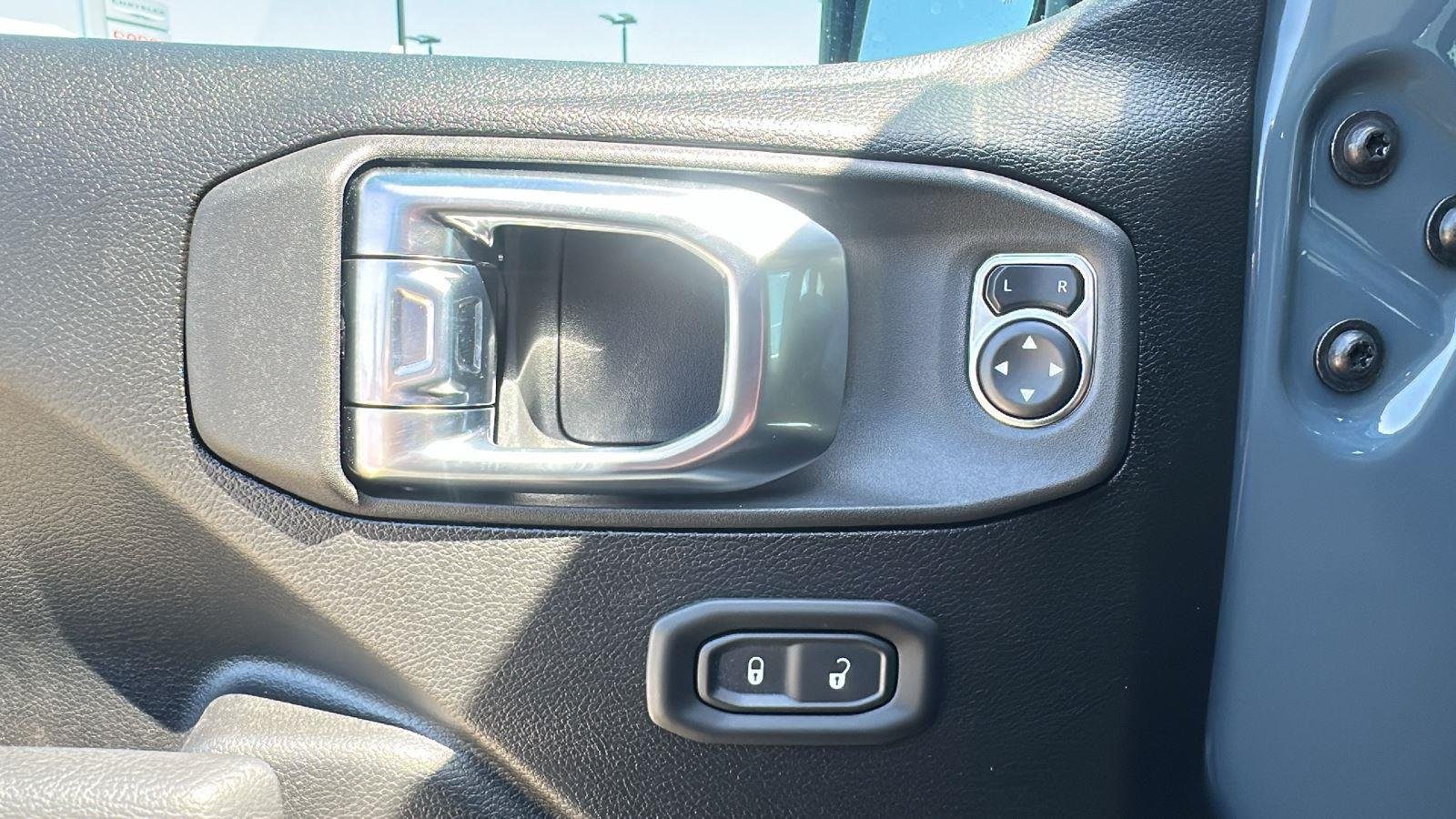 New 2026 Anvil Clear-Coat Exterior Paint Jeep Sport S image 10