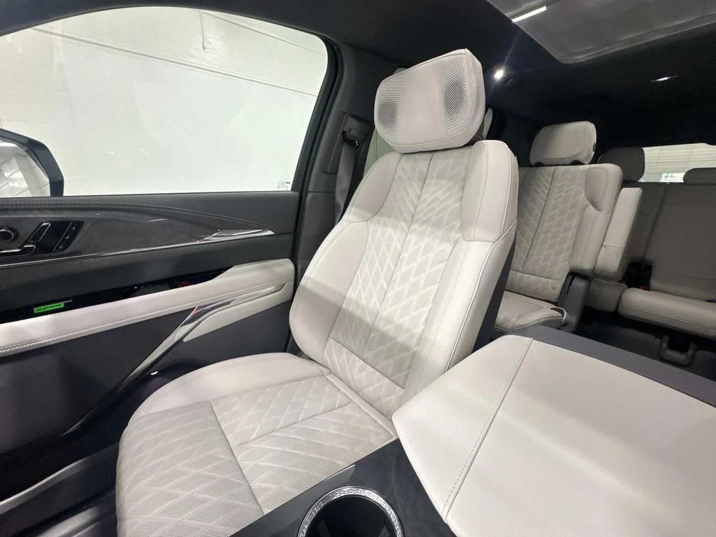 2025 Cadillac Escalade IQ Luxury 1 - Photo 27