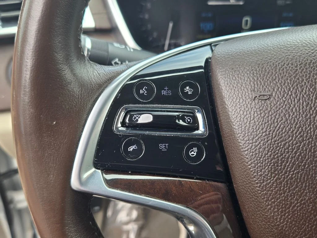Used 2016 Platinum Ice Tricoat Cadillac Luxury image 23