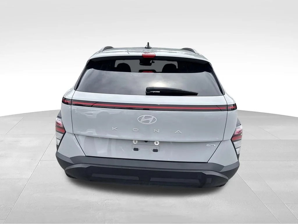 Used 2025 Cyber Gray Metallic Hyundai SEL image 4